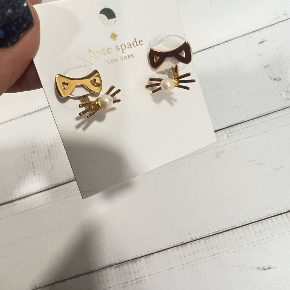 kate spade Gold Cat Mask and Pearl Stud Earrings